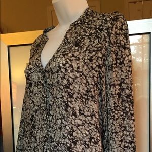 Long sleeve tunic by Daisy Fuentes